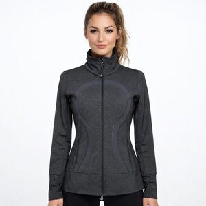 Lululemon Jacket in dark grey with navy accents Size‎ 6